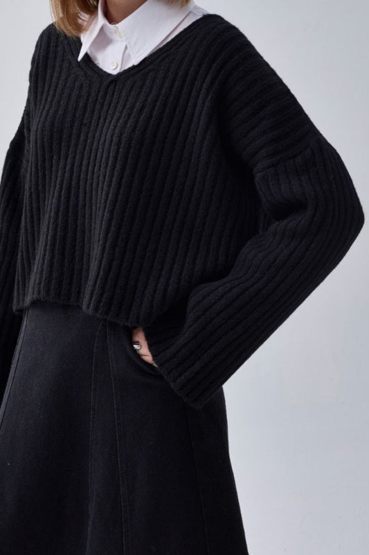 Pull court à col en V – Noir