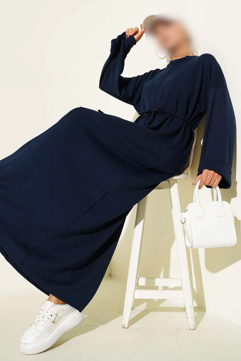 Robe ample à deux manches et ceinture en corde, bleu marine