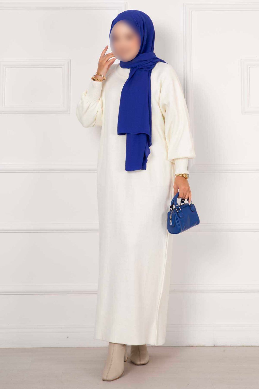 Robe en maille écru à manches bouffantes