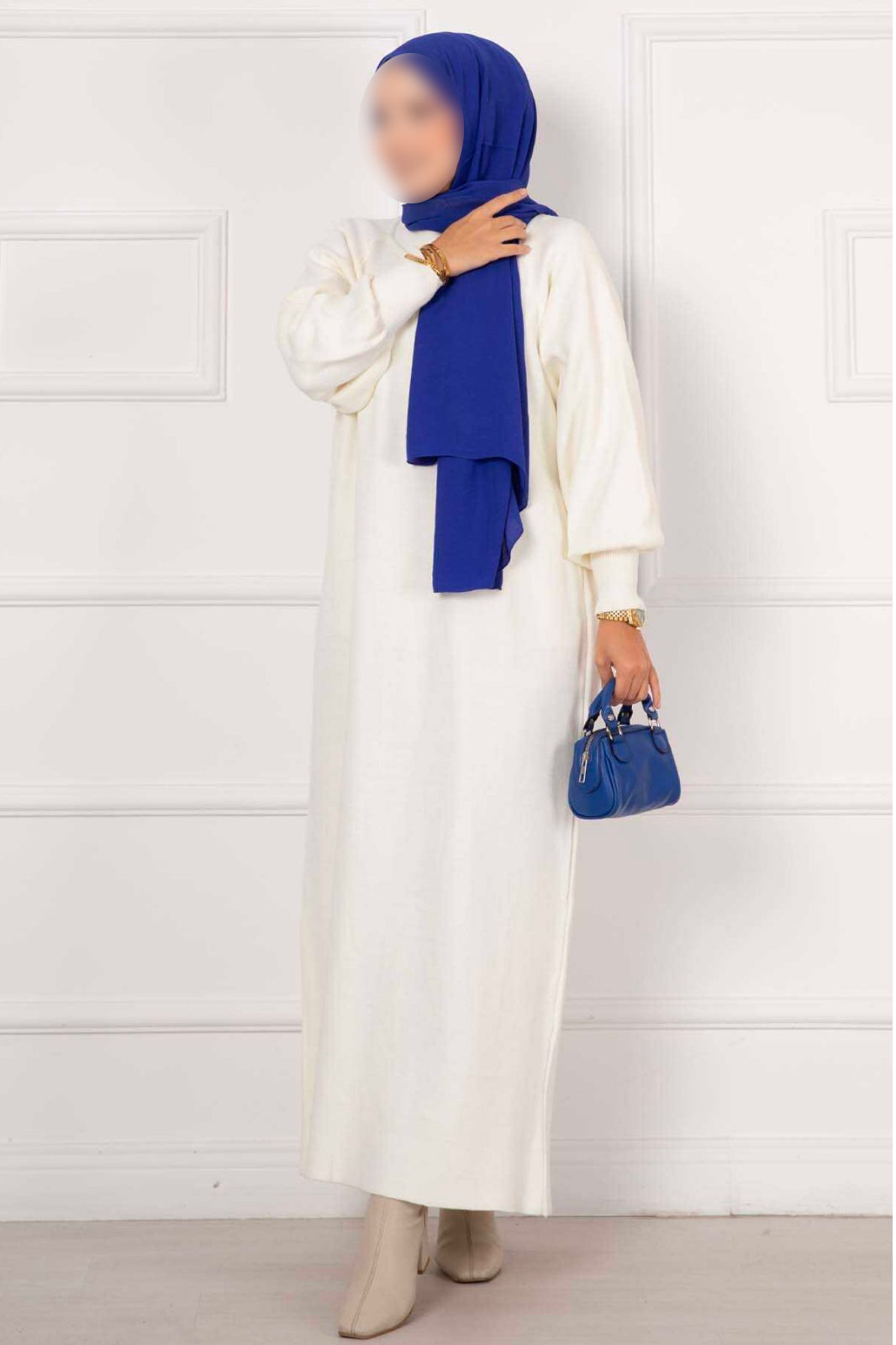 Robe en maille écru à manches bouffantes